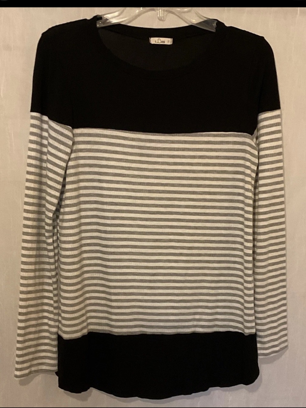 e.Luna Women's S Black/Gray/White Striped Knit Long Sleeve Round Neck Top